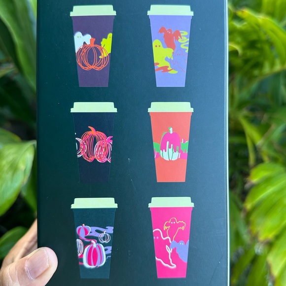 573. Starbucks 2023 Reusable Plastic Hot Cups w/ Lids Glow in the Dark Halloween - Picture 3 of 8